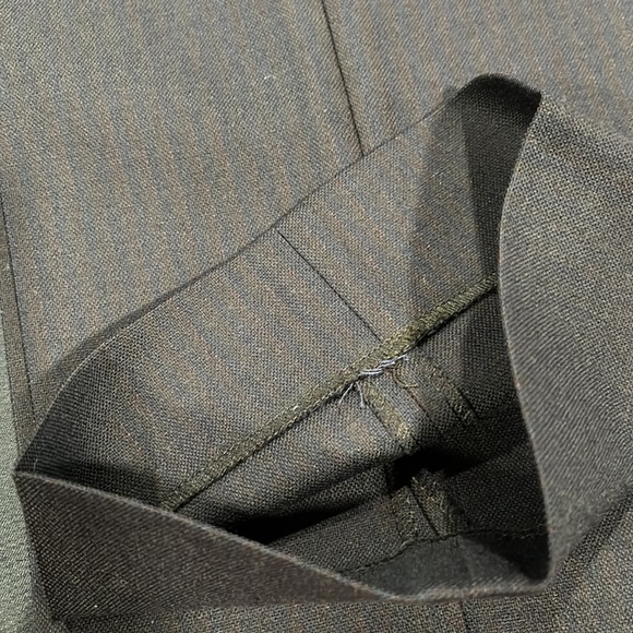 Prada, Navy Blue w Brown Stripe Three Button Wool Fitted Suit and pants 40 32x27 - Picture 7 of 9